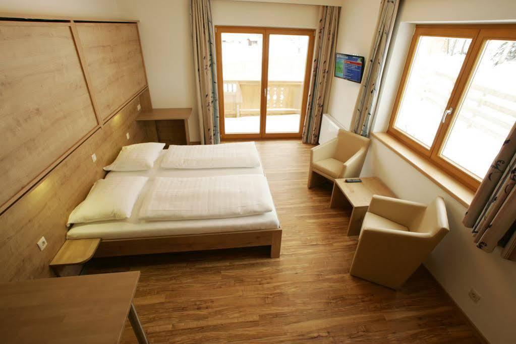 Familien & Wohlfuhlhotel Johanneshof Saalbach-Hinterglemm Kültér fotó